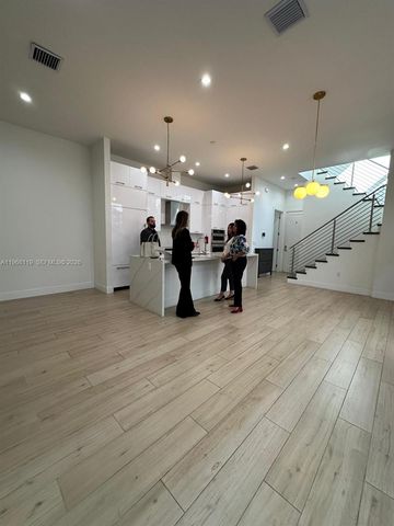 4454 NW 80th Ave, Doral, FL 33166