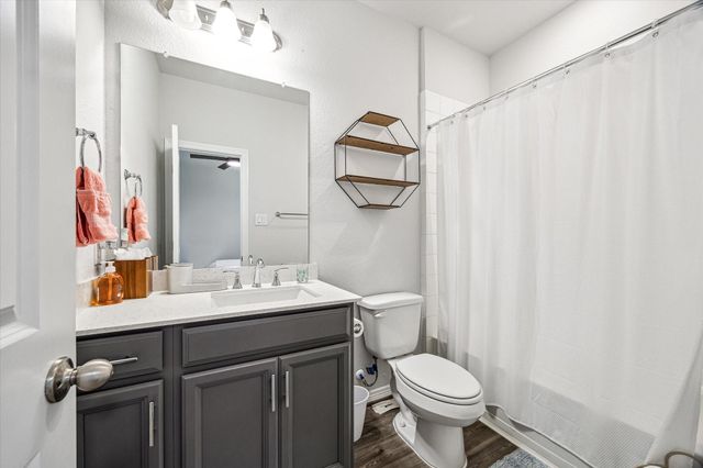 6913 New York Street, Houston, TX 77021