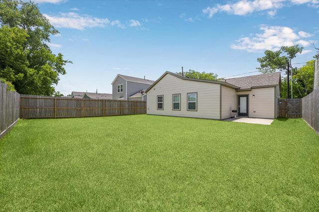 6913 New York Street, Houston, TX 77021