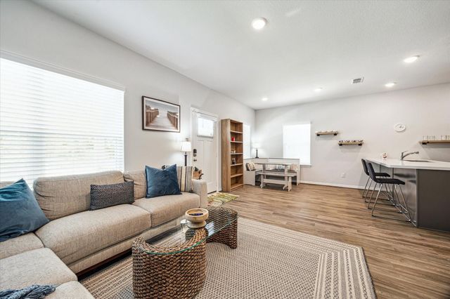 6913 New York Street, Houston, TX 77021