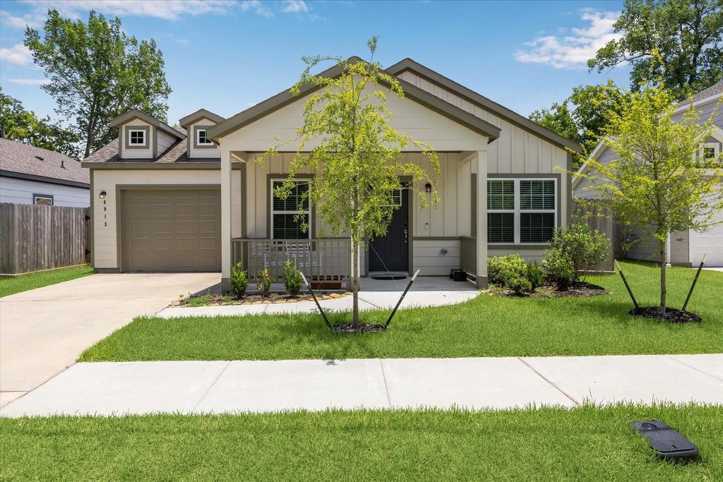 6913 New York Street, Houston, TX 77021