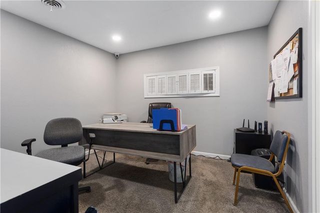 3709 Pickett Road, St Joseph, MO 64503