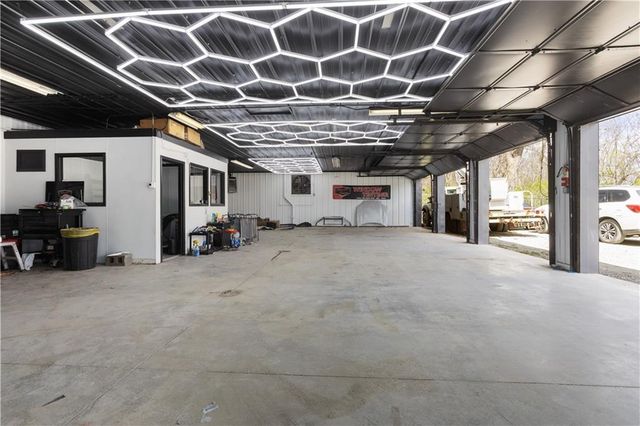 3709 Pickett Road, St Joseph, MO 64503