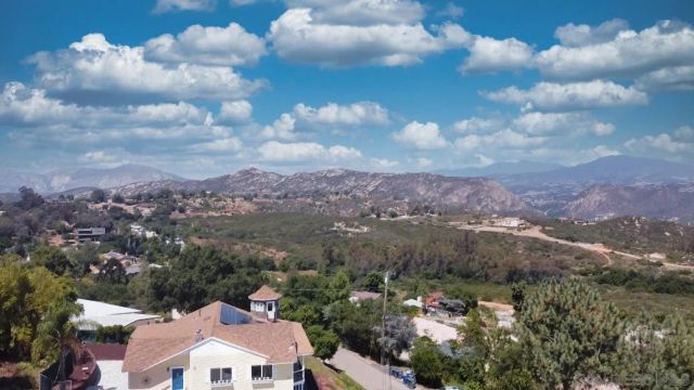 205 HIGHLINE TRAIL, El Cajon, CA 92021