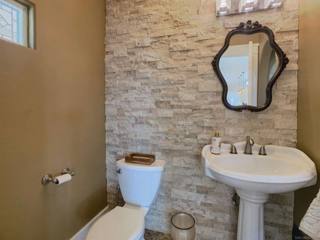 205 HIGHLINE TRAIL, El Cajon, CA 92021