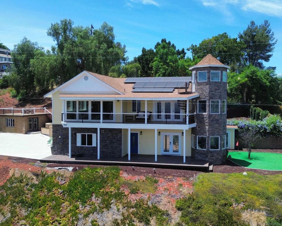 205 HIGHLINE TRAIL, El Cajon, CA 92021