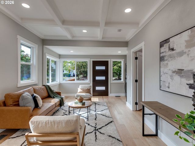 7224 Sw 3RD Ave, Portland, OR 97219