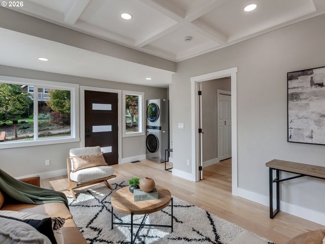 7224 Sw 3RD Ave, Portland, OR 97219