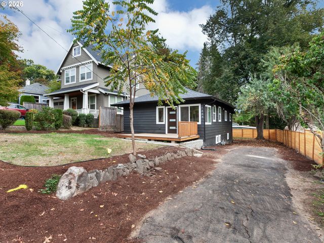 7224 Sw 3RD Ave, Portland, OR 97219