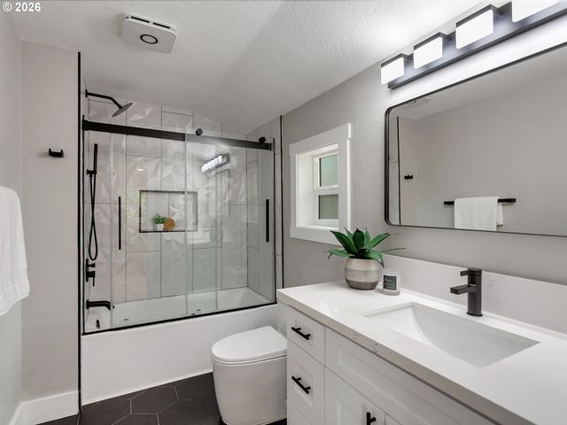 7224 Sw 3RD Ave, Portland, OR 97219