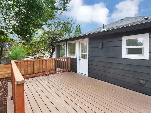 7224 Sw 3RD Ave, Portland, OR 97219