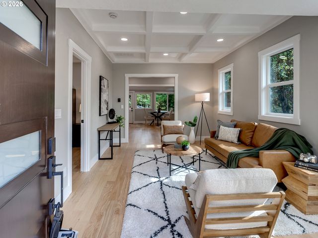 7224 Sw 3RD Ave, Portland, OR 97219