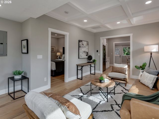 7224 Sw 3RD Ave, Portland, OR 97219