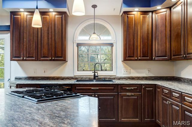 513 Scottsdale Road, Kirkwood, MO 63122