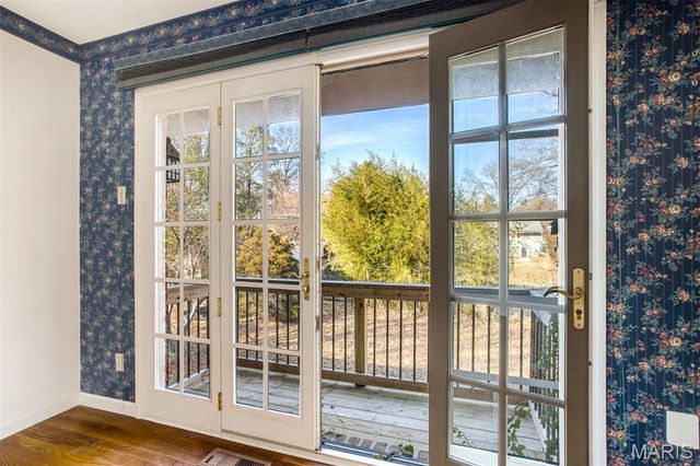 513 Scottsdale Road, Kirkwood, MO 63122