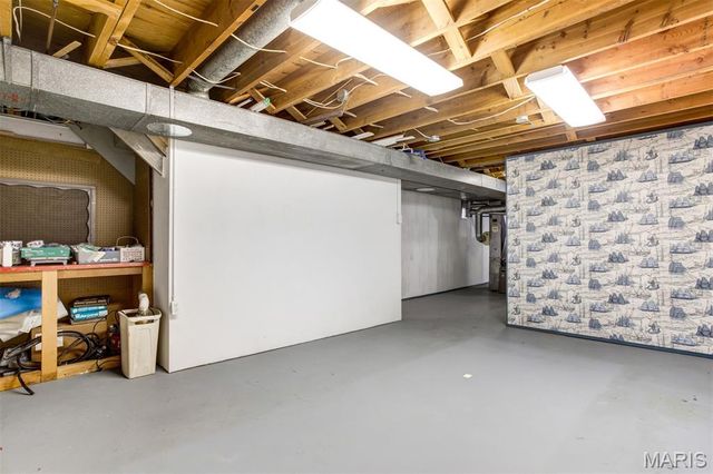 513 Scottsdale Road, Kirkwood, MO 63122