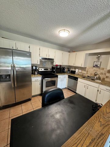 7819 85th Court N, Brooklyn Park, MN 55445