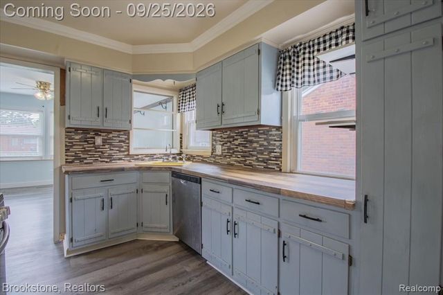 9648 Cavell Street, Livonia, MI 48150