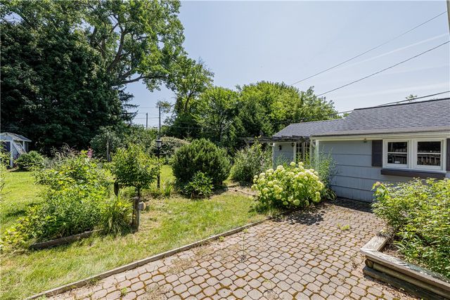 32 Timpat Drive, Gates, NY 14624