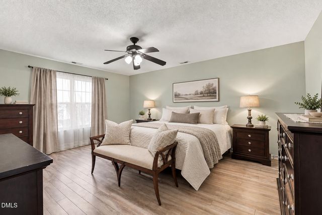 1202 Summerfield Lane E, Creedmoor, NC 27522