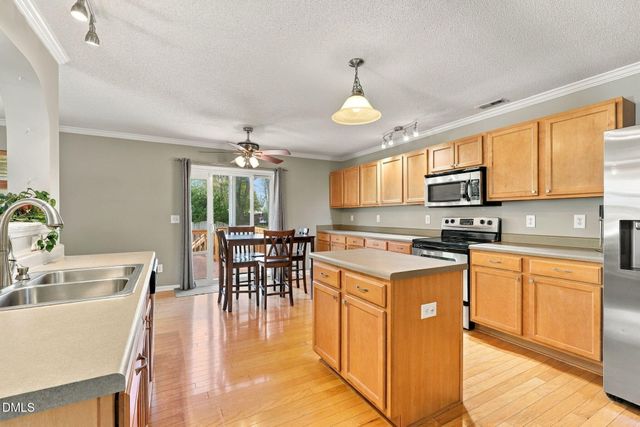 1202 Summerfield Lane E, Creedmoor, NC 27522