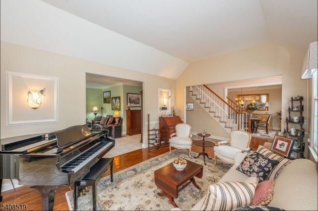 66 Briar Ct, Hardyston Twp., NJ 07419