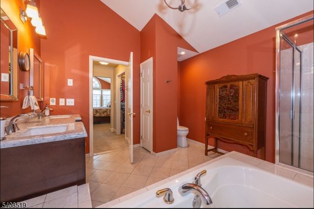 66 Briar Ct, Hardyston Twp., NJ 07419