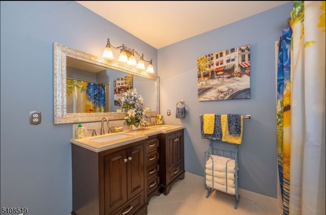 66 Briar Ct, Hardyston Twp., NJ 07419