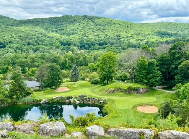 66 Briar Ct, Hardyston Twp., NJ 07419