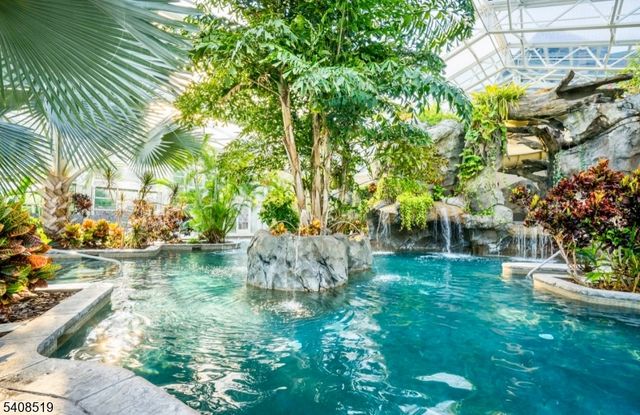 66 Briar Ct, Hardyston Twp., NJ 07419