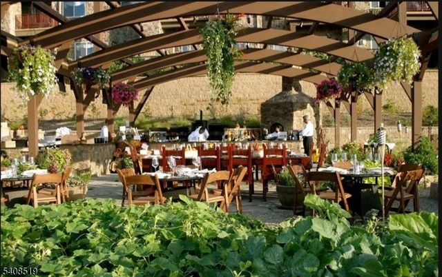 66 Briar Ct, Hardyston Twp., NJ 07419