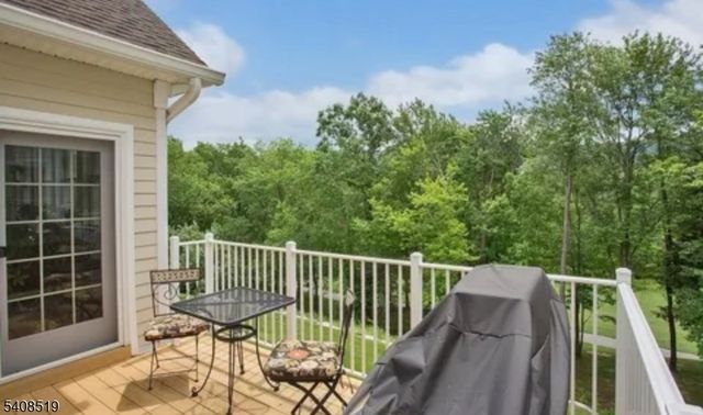 66 Briar Ct, Hardyston Twp., NJ 07419