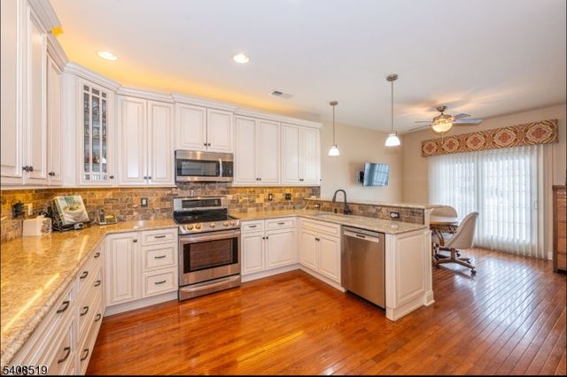 66 Briar Ct, Hardyston Twp., NJ 07419