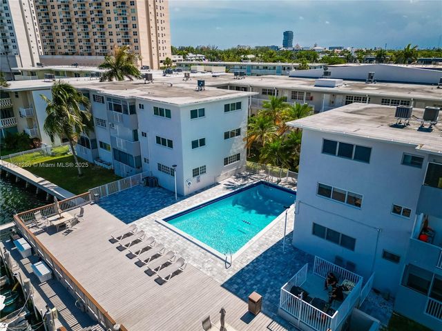 462 Golden Isles Dr 305, Hallandale Beach, FL 33009