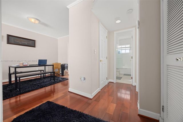 462 Golden Isles Dr 305, Hallandale Beach, FL 33009