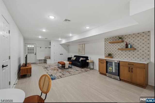 18 Lindsley Avenue, Maplewood, NJ 07040