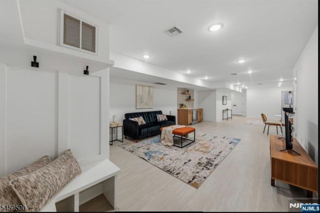 18 Lindsley Avenue, Maplewood, NJ 07040