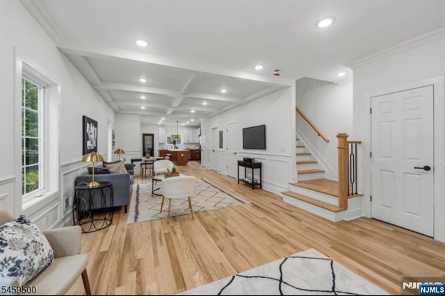 18 Lindsley Avenue, Maplewood, NJ 07040