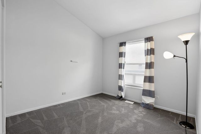 1336 QUEENSGREEN Circle 1336, Naperville, IL 60563