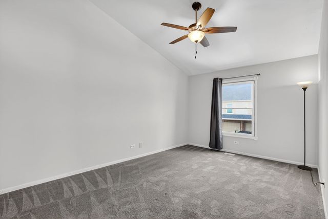 1336 QUEENSGREEN Circle 1336, Naperville, IL 60563