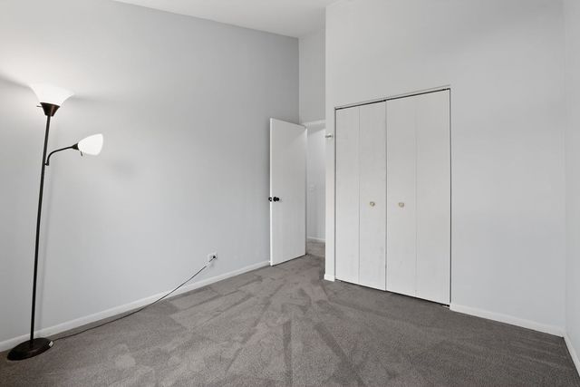 1336 QUEENSGREEN Circle 1336, Naperville, IL 60563