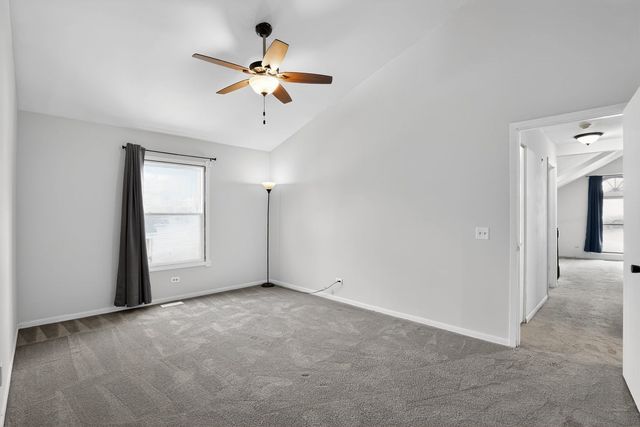 1336 QUEENSGREEN Circle 1336, Naperville, IL 60563