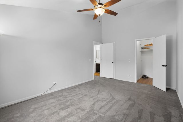 1336 QUEENSGREEN Circle 1336, Naperville, IL 60563