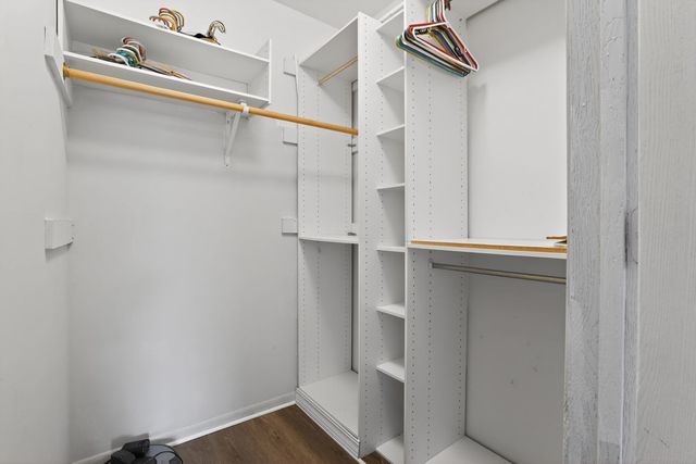 1336 QUEENSGREEN Circle 1336, Naperville, IL 60563