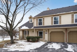 1336 QUEENSGREEN Circle 1336, Naperville, IL 60563