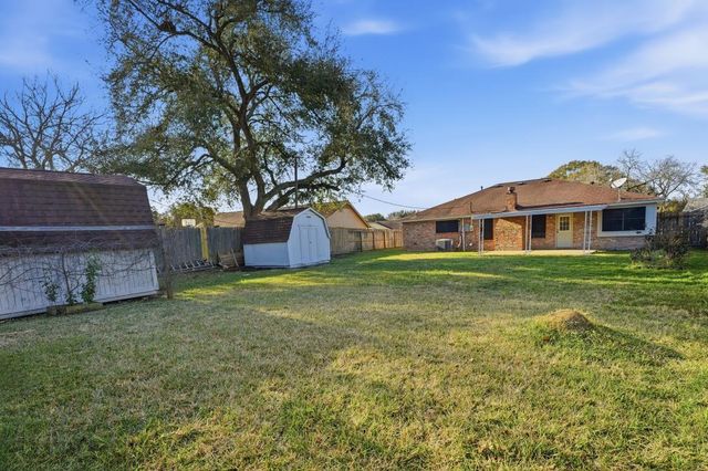 10010 Winding Trail Road, La Porte, TX 77571