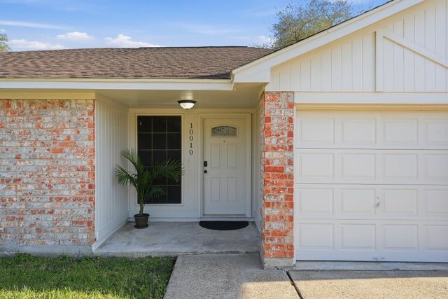 10010 Winding Trail Road, La Porte, TX 77571