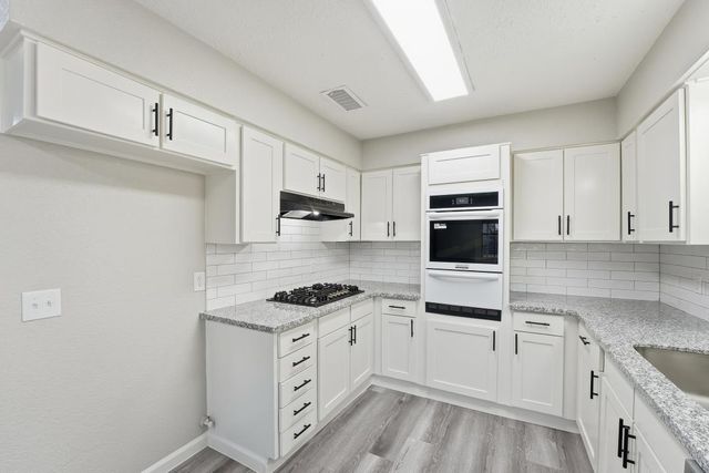 10010 Winding Trail Road, La Porte, TX 77571