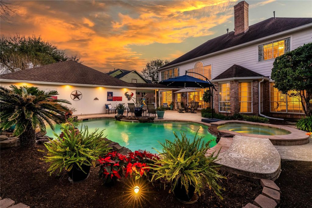 7910 Fall River Court, Sugar Land, TX 77479