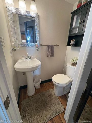 1030 Larson Court, Rochester Hills, MI 48307